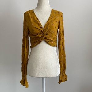 Divided H&M Twist Front Crop Top